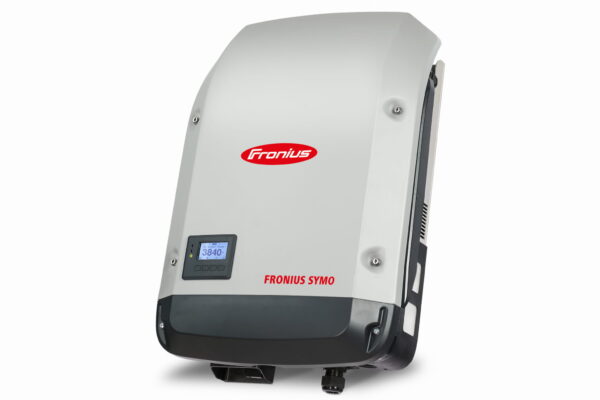 Trójfazowy inwerter Fronius Symo 10.0-3-M o mocy 10 kW, przeznaczony do instalacji fotowoltaicznych.